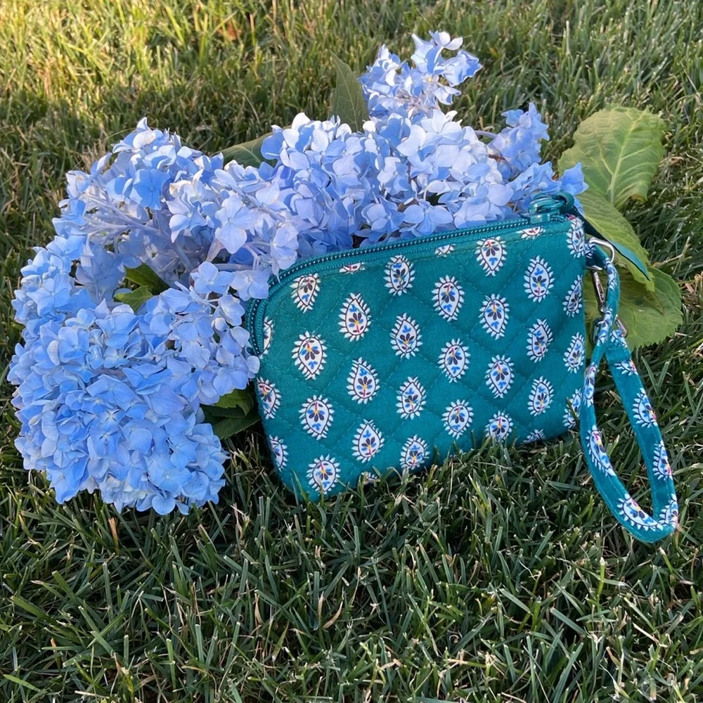 Vera Bradley - Snow Globe Small Wristlet